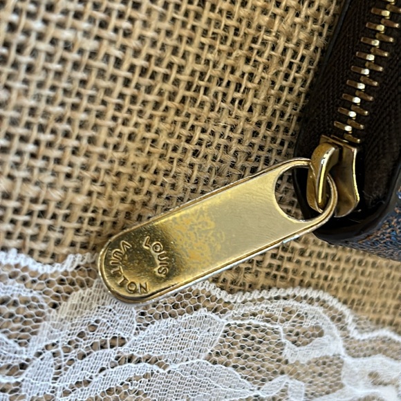 AUTHENTIC Louis Vuitton DAMIER EBENE zippy wallet with no signs of wear - Picture 4 of 13